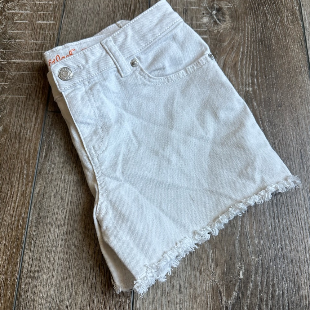 Cat & Jack Ultimate Stretch White Cut offs Size Large